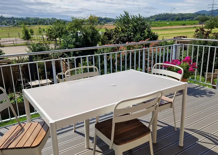 Fewo1 Neuwertige, Grosse 110Qm Fewo Ueber Zwei Etagen Mit Balkon Im Aussenbereich