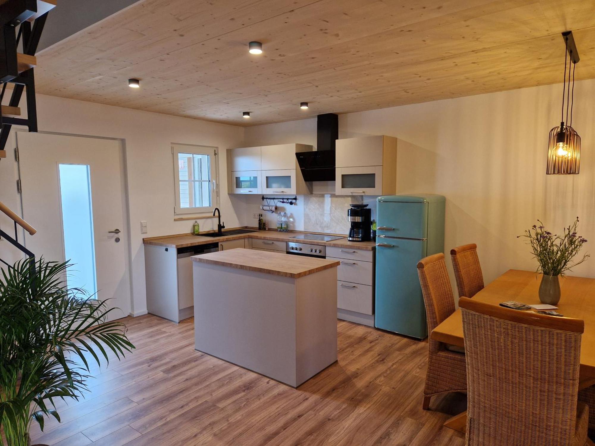 Fewo1 Neuwertige, Grosse 110qm Ueber Zwei Etagen Mit Balkon Im Aussenbereich * Riegel