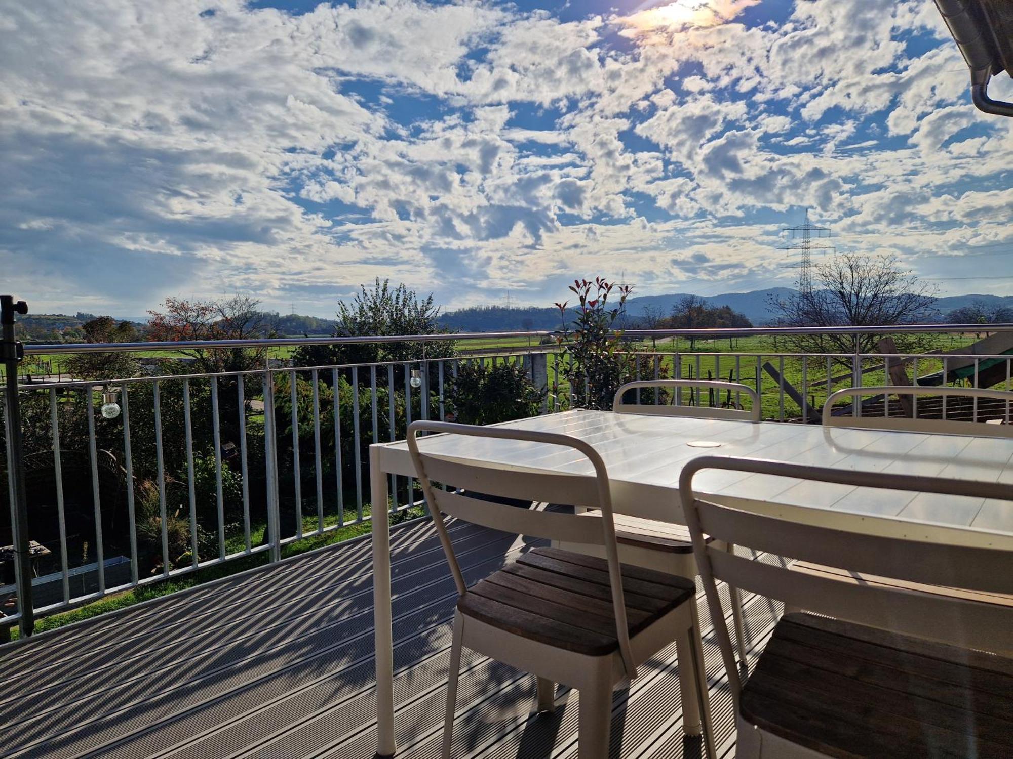 Fewo1 Neuwertige, Grosse 110qm Ueber Zwei Etagen Mit Balkon Im Aussenbereich * Riegel